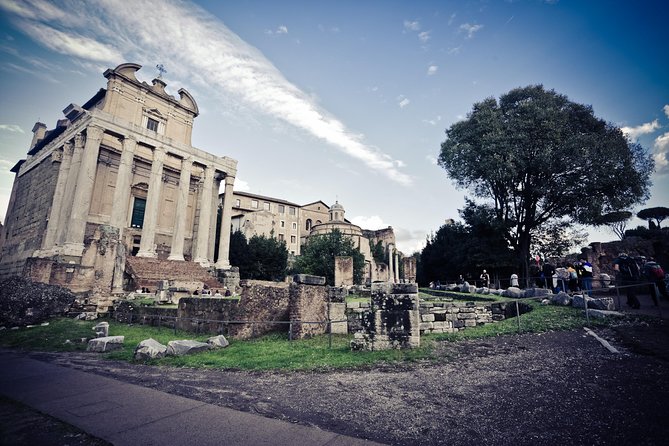 Ancient Rome Guided Tour: Colosseum, Forum and Palatine - Discovering the Roman Forum