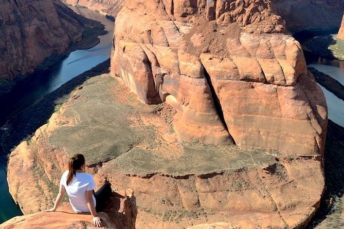 Antelope Canyon and Horseshoe Bend Day Tour From Flagstaff - Picnic Lunch at Glen Canyon Dam