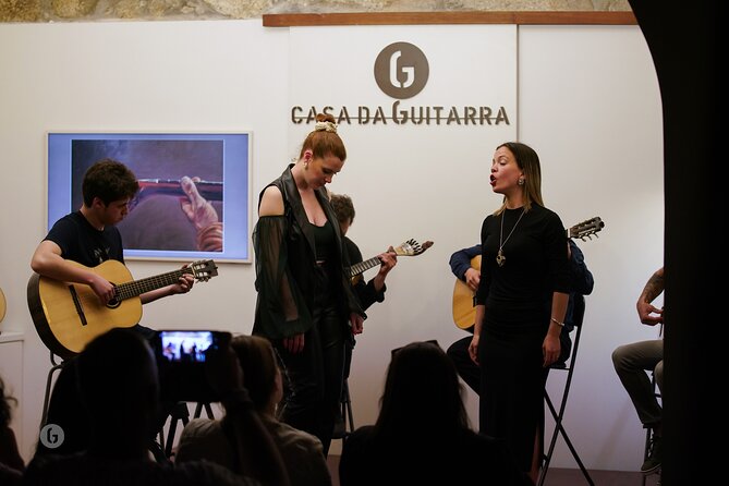 Fado by Casa Da Guitarra - Audience Engagement and Interaction