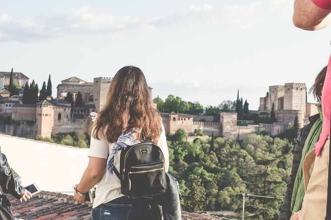 Golden Hour in Granada: Sunset Walking Tour With Play Granada - Capturing the Sunset at the San Nicolas Lookout