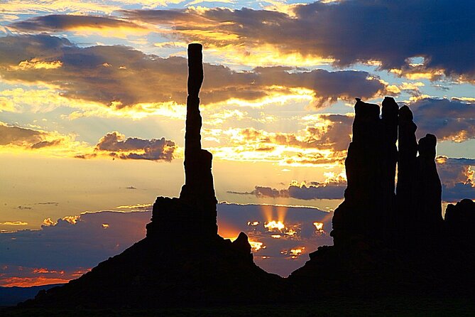 3.0 Hours of Monument Valleys Sunrise or Sunset 4×4 Tour - Pricing and Policies