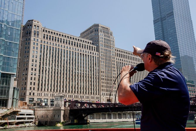 Chicago Architecture River Cruise - Amenities and Accessibility