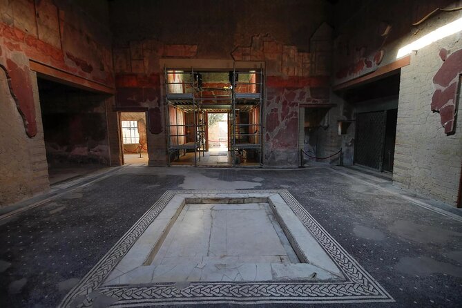 Day Trip of Pompeii, Herculaneum and Vesuvius From Naples - Pompeii: a Window Into Ancient Roman Life