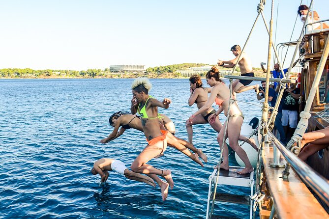 Sailing the Saronic Gulf: Agistri, Moni & Aegina All-Day Cruise - Taking in the History of Aegina