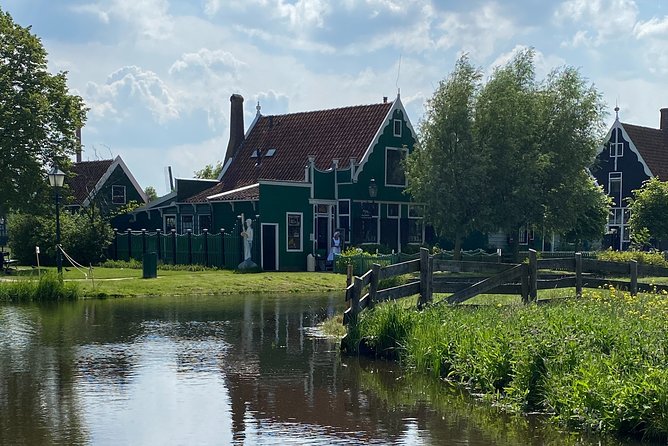 Zaanse Schans and Zaandam Countryside Electric Bike Tour - Exploring Zaanse Schans