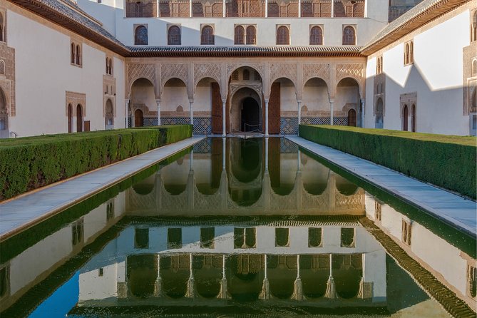 Alhambra Skip-The-Line Private Tour Including Nasrid Palaces - Exploring the Alhambra Citadel