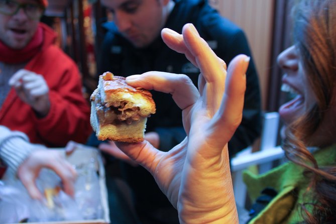 Bikes, Bites, and Brews: Chicagos Signature Dishes Bike Tour - Expert Local Guides and Safety