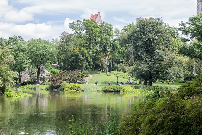 Central Park Guided Walking Tour - Engaging With Central Parks Knowledgeable Guides