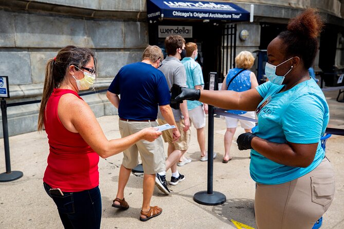 Chicago River 45-Minute Architecture Tour From Magnificent Mile - Exploring the Chicago River