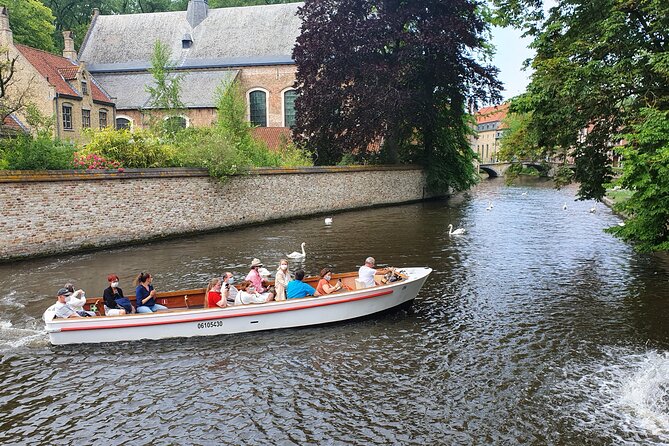 Guided Boat Trip and Walk - Exploring Bruges UNESCO-listed Historic Center