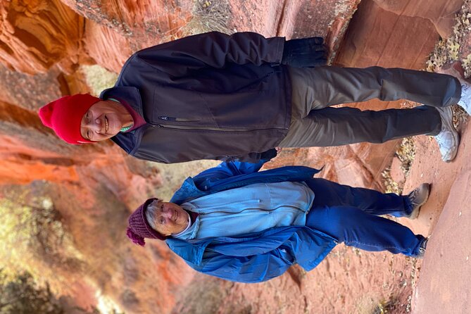 Guided Hike Through Peek-A-Boo Slot Canyon (Small Group) - Knowledgeable and Friendly Guides