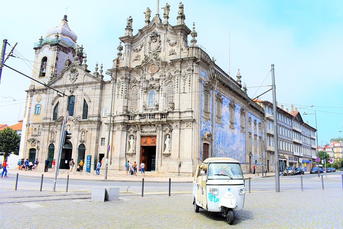 Porto Guided Tour to the Historical Center on a Tuk Tuk - Exploring the Historic Center and Douro River