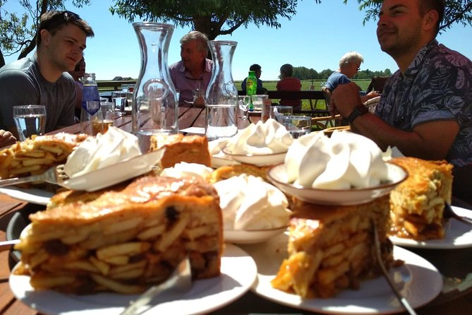 Amsterdams Countryside Half-Day Bike Tour in Small Group - The Apple Pie Stop