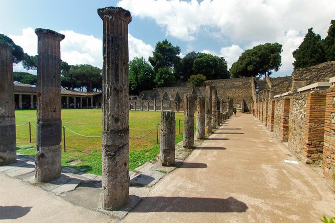 Complete Pompeii Skip the Line Tour With Archaeologist Guide - Insights From the Archaeologist Guide