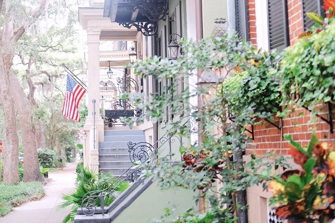 Genteel and Bards Savannah History Walking Tour - Exploring Savannahs Past