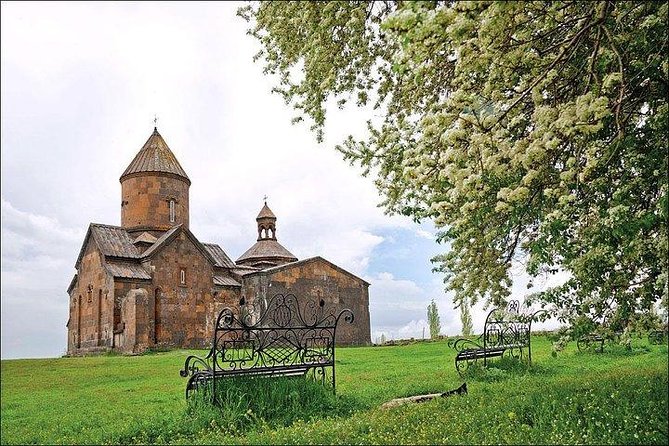 Group Tour: Amberd, Aragats, Lake Kari, Saghmosavank, Alphabet - Saghmosavank Monastery