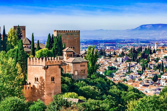 Alhambra Skip-The-Line Private Tour Including Nasrid Palaces - Wandering the Serene Generalife Gardens