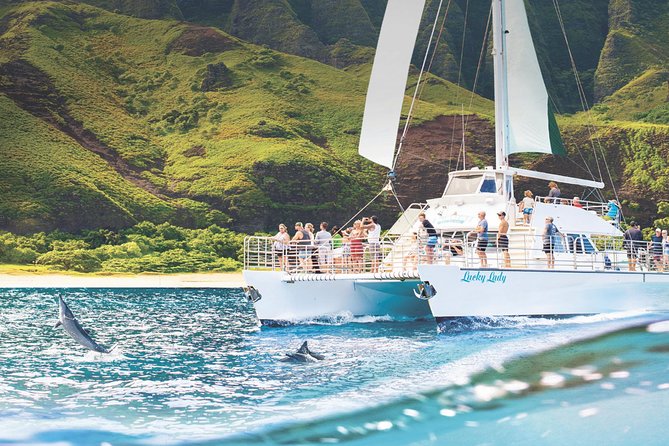 Deluxe Na Pali Morning Snorkel Tour on the Lucky Lady - Crew Professionalism and Attentiveness