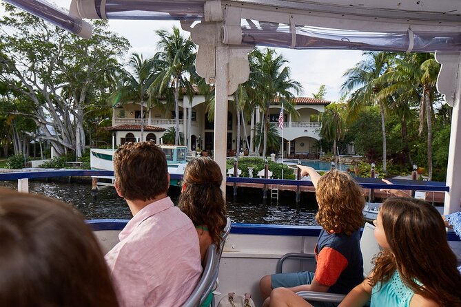 Jungle Queen Riverboat 90-Minute Narrated Sightseeing Cruise in Fort Lauderdale - What to Expect