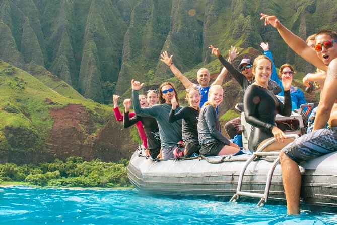 Half-Day Raft and Snorkel Adventure to Na Pali - Onboard Dining Experience