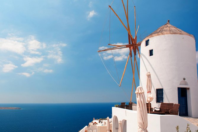 Santorini Highlights and Venetian Castles Small-Group Day Tour - Sunset in Oia and Local Wine Tasting