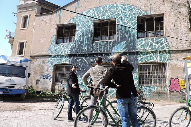 Barcelona Street Art and Graffitti Bicycle Tour - Key Points