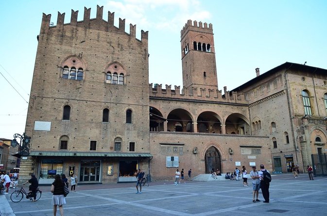 Bologna Private Food Tour With 6 or 10 Tastings - Key Points