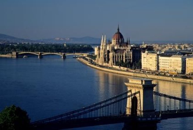 Budapest Premium River Cruises With Welcome Tokaj and Audio Guide - Key Points