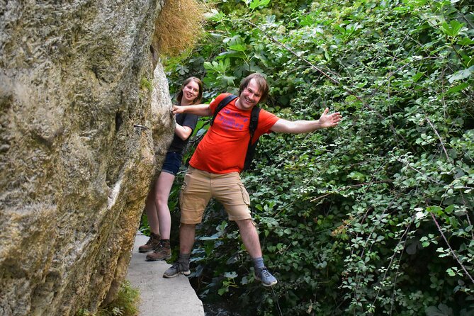 Hiking in the Canyon of the Monachil Cubs in Granada - Key Points